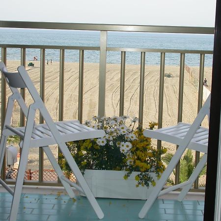 Bed and Breakfast Le Nereidi Beb Margherita Di Savoia Exterior foto