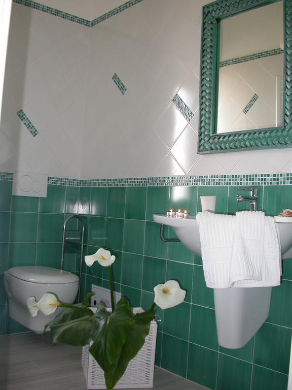 Bed and Breakfast Le Nereidi Beb Margherita Di Savoia Habitación foto