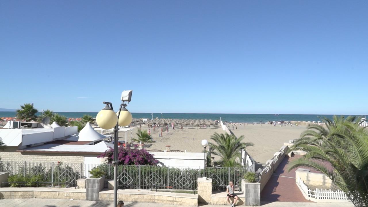Bed and Breakfast Le Nereidi Beb Margherita Di Savoia Exterior foto