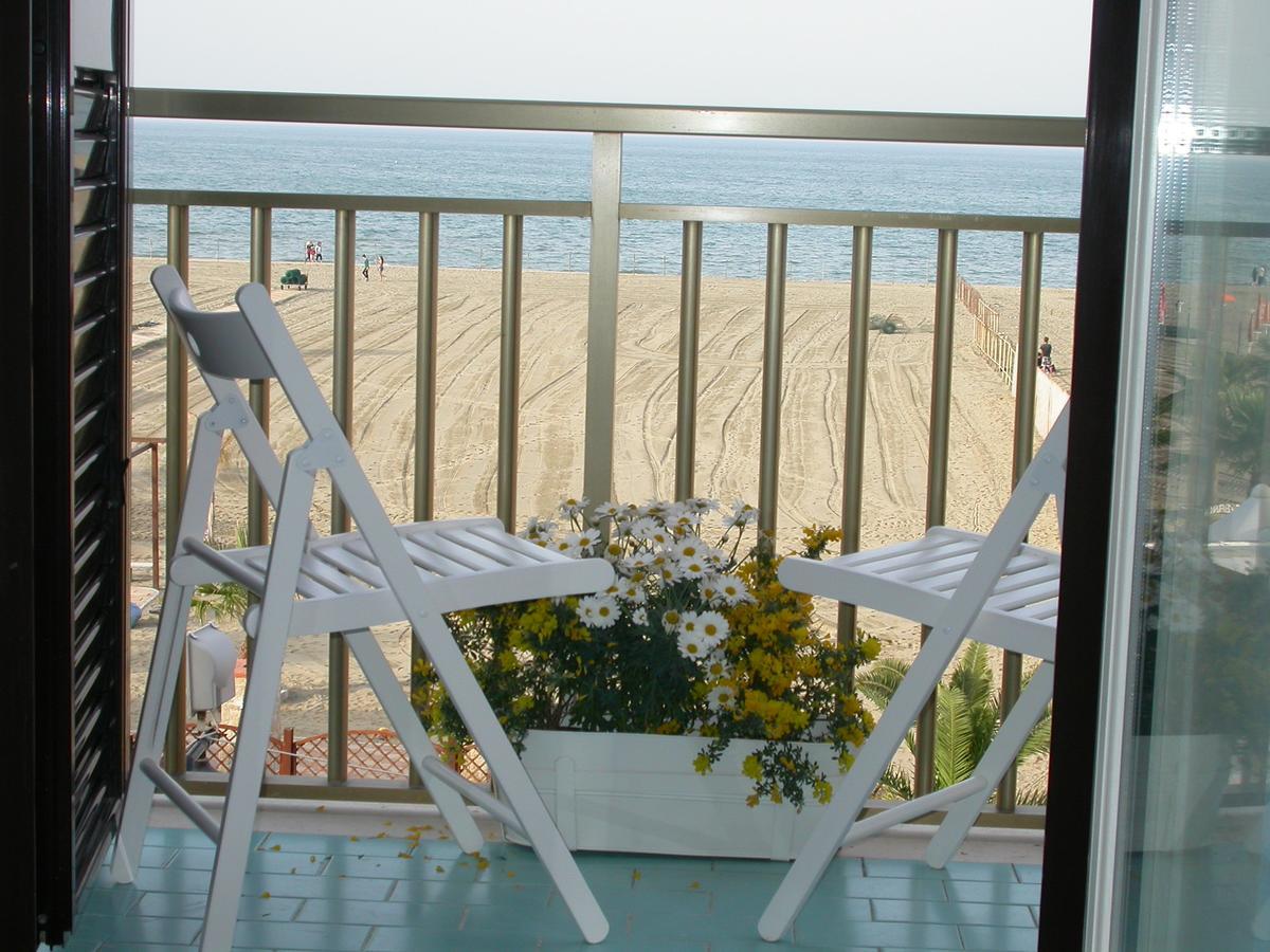 Bed and Breakfast Le Nereidi Beb Margherita Di Savoia Exterior foto
